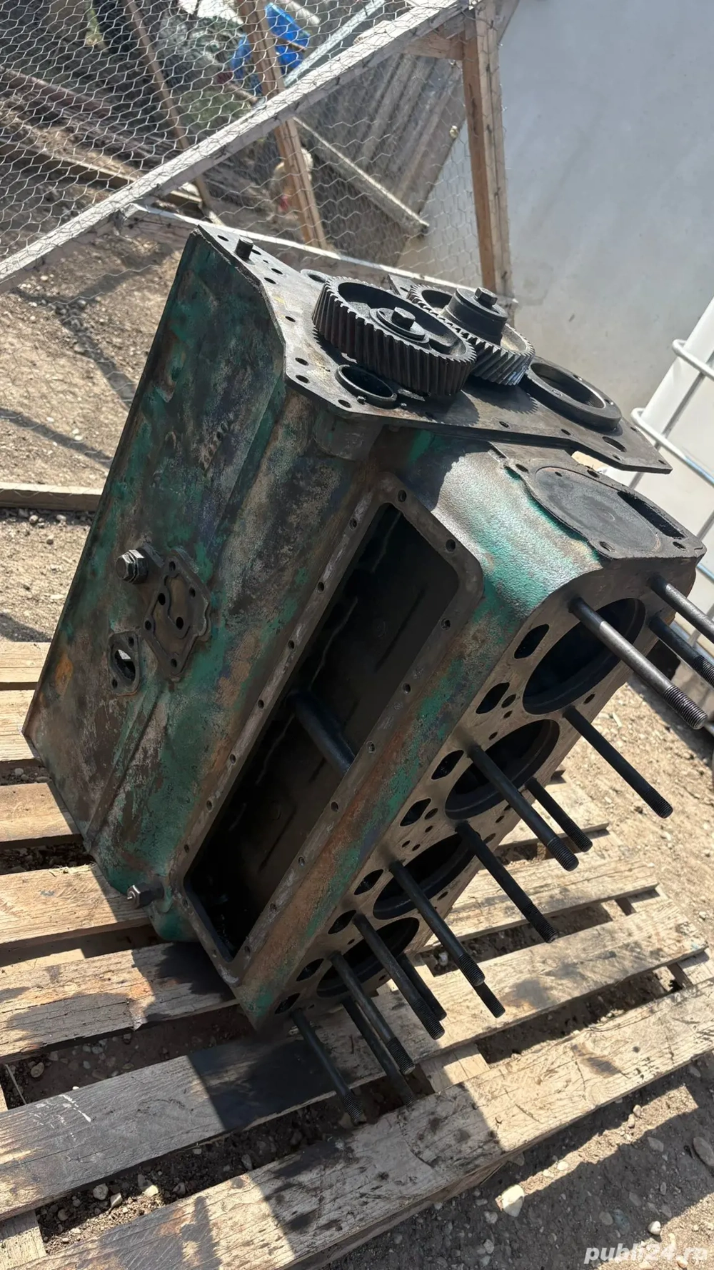 bloc motor U650 si mai multe piese 