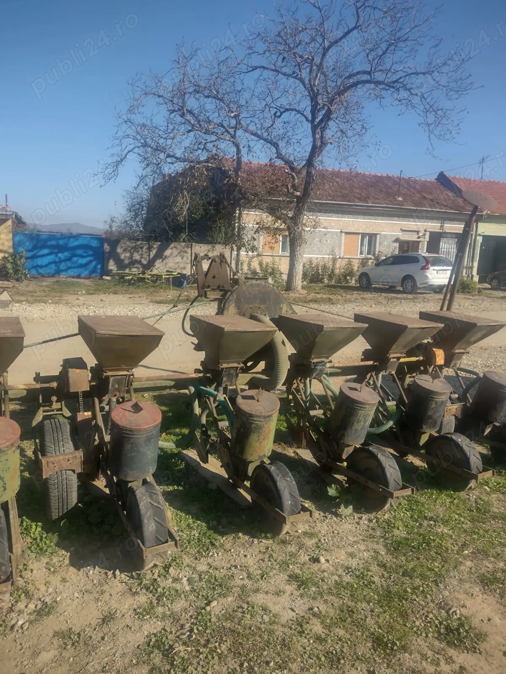 Vând semănătoare porumb