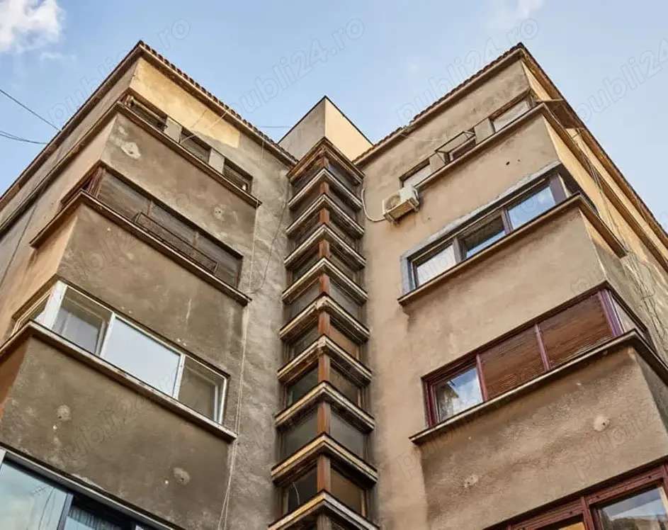 Închiriez spațiu birou (apartament la parter)