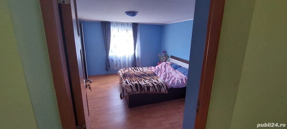 Vand casa cu 5 camere 