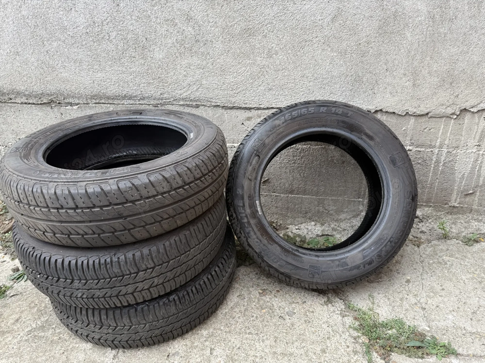 Anvelope / Cauciucuri 165/65R14 Semperit + Goodyear 4 bucăți Anvelope / Cauciucuri 165/65R14 Semperit + Goodyear 4 bucăți