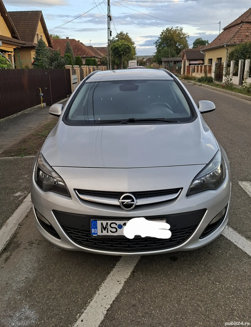 Opel astra j 1.6 cdti Sports Tourer Opel astra j 1.6 cdti Sports Tourer