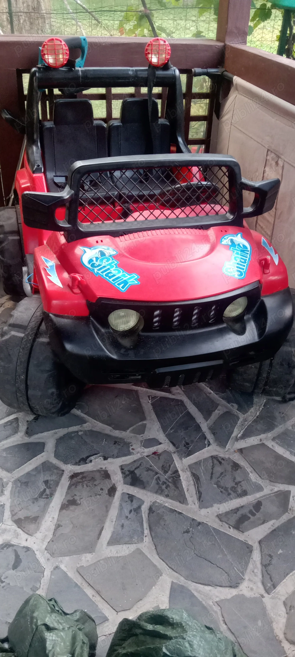 Vând Jeep copii cu acumulatori