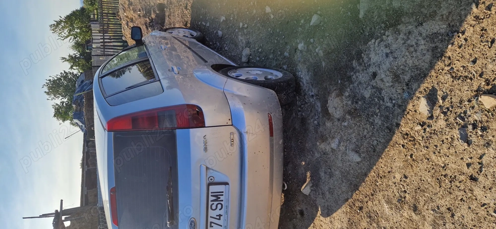 Ford fiesta de vanzare sau schimb cu remorca ( dau diferenta dacă e nevoie)