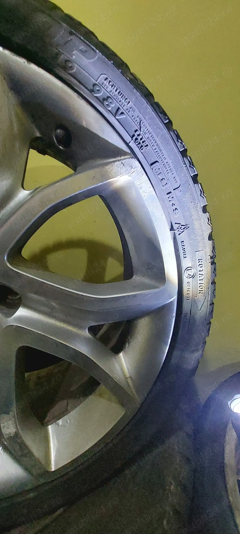 Vand  cauciucuri cu jenti de citroen C5 Vand  cauciucuri cu jenti de citroen C5