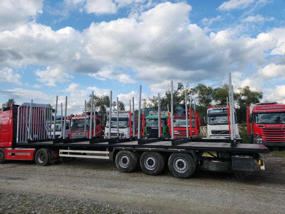 Semiremorca transport forestier marca Krone