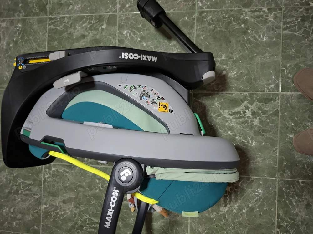 Vand scaun pentru transport copil mic in masina