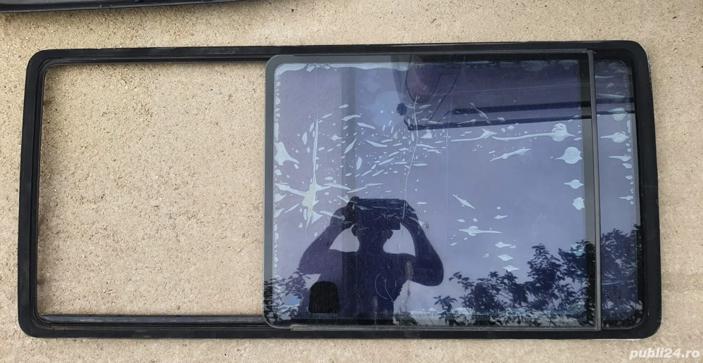 Geam lateral cu deschidere Vw T4 Caravelle/Multivan 114x53cm in spatele soferului  