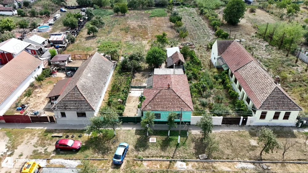 Casa cu Teren 1900 mp, fs 20ml, termoteca Loc. Zadareni 