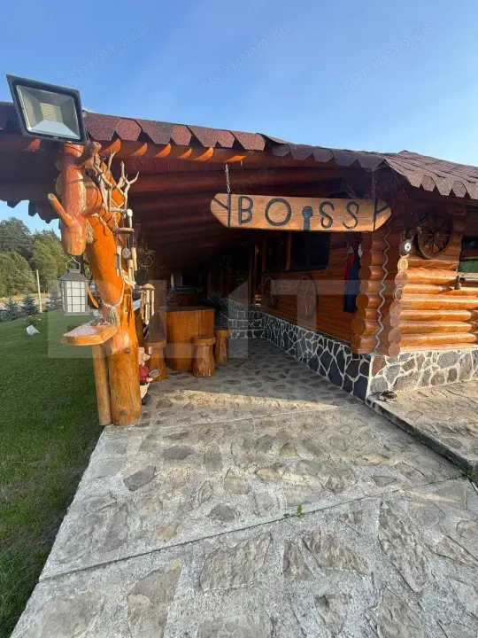 Cabana din lemn rotund, 2 camere, 140 mp, teren 2800 mp, Paltinoasa