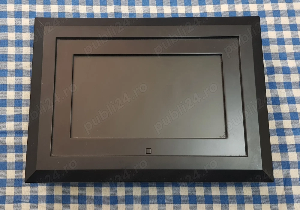 Rama digitala Kodak de 7 inch functionala dar cu cativa pixeli morti