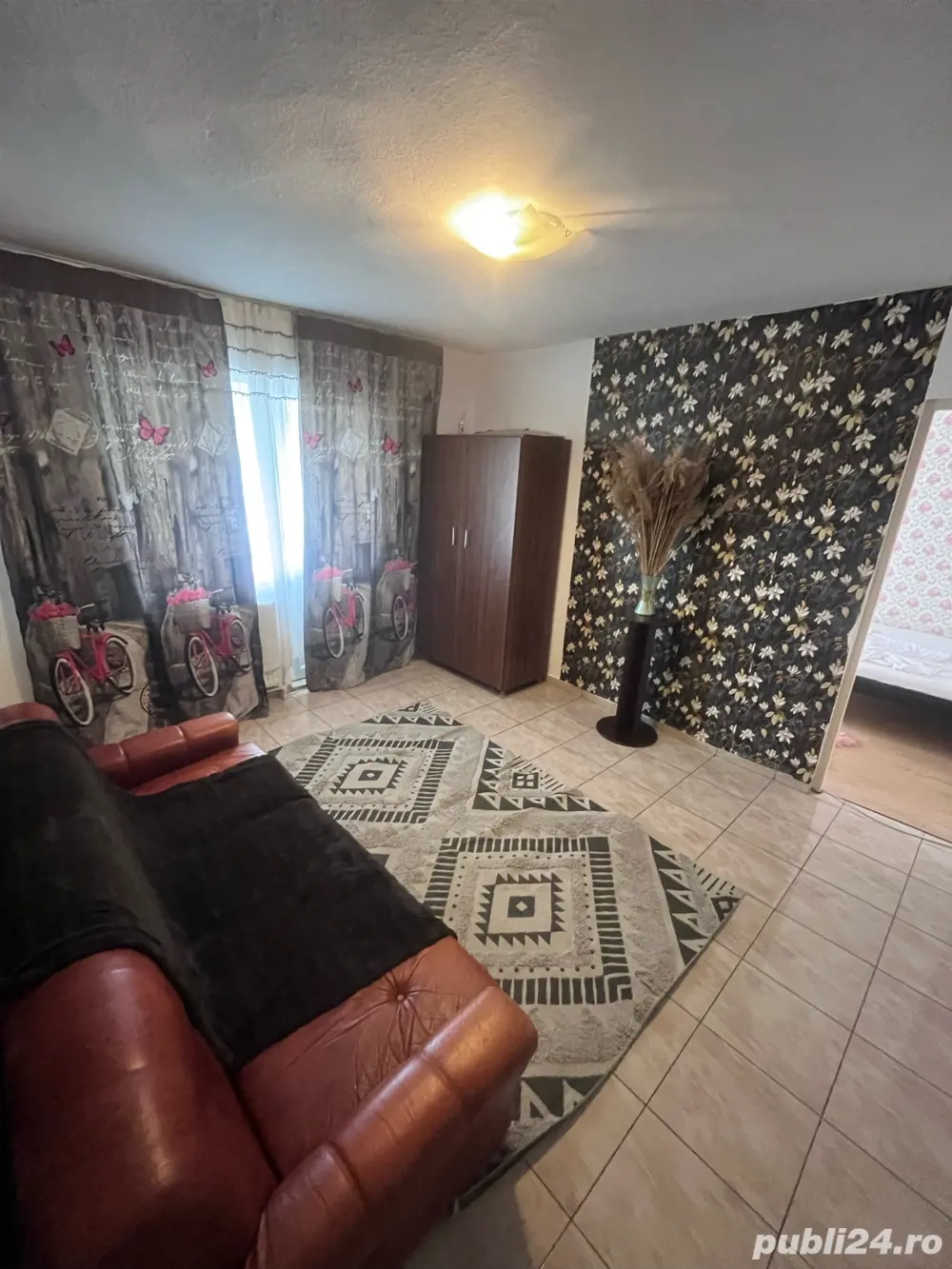 inchiriez apartament in Targul Ocna in regim normal sau hotelier .  inchiriez apartament in Targul Ocna in regim normal sau hotelier .