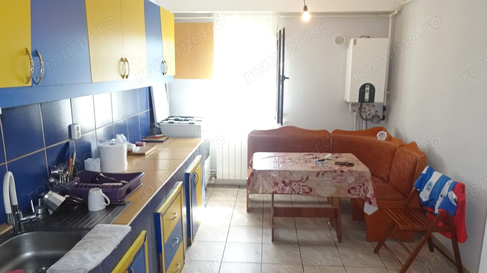 Vand apartament de 3 camere decomandat in Deva, etaj 2, zona Micro 15, str. Bejan, mobilat