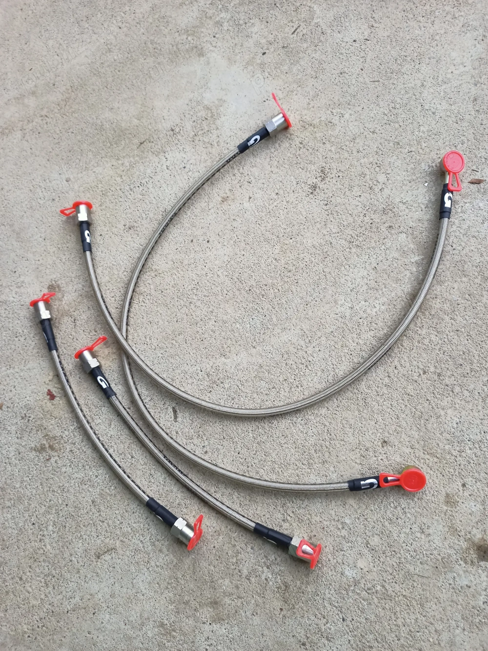 Set 4 furtunuri frana vw golf 5 GTI Set 4 furtunuri frana vw golf 5 GTI