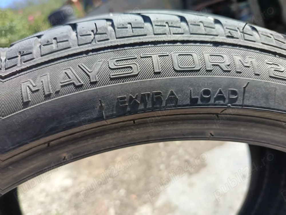 Vînd un cauciuc 235/40/R18 