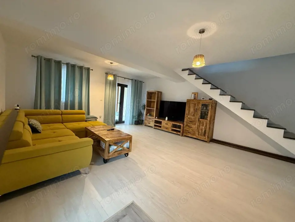 Casa cu 4 camere, 93mp utili, P+1, teren total 327mp - zona Giroc 