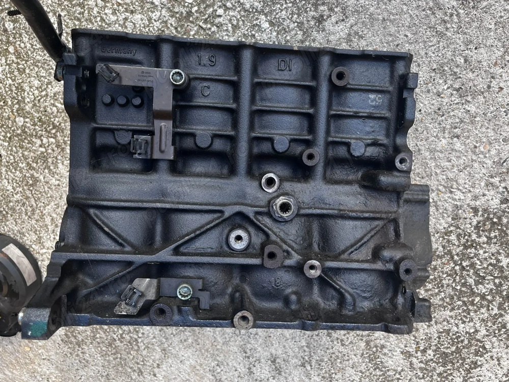 Bloc motor 1.9 tdi AUY cu VIBROCHEN