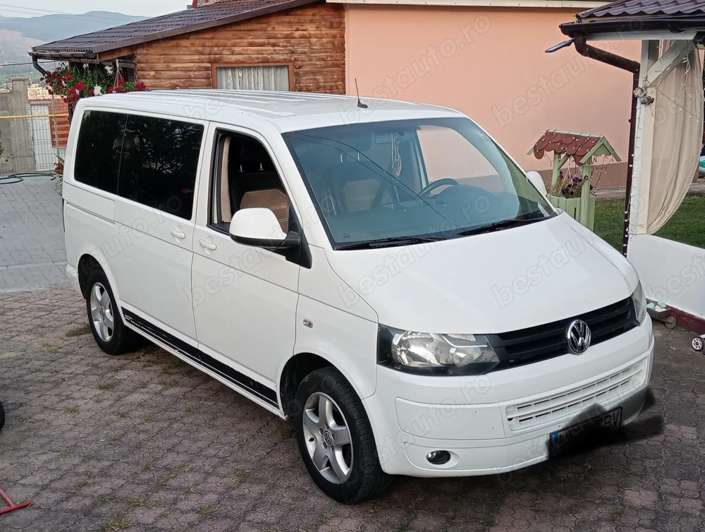 Vw transporter 7+1 locuri, motor 2.0, an 2012