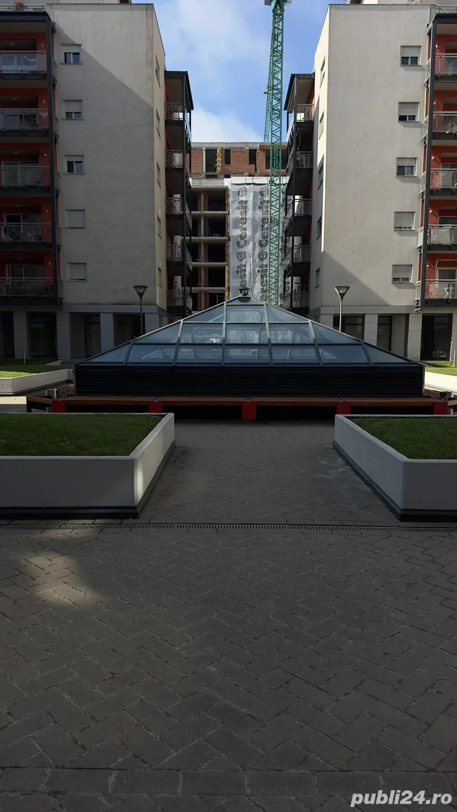 inchiriez locuri de parcare subterane Ring residence