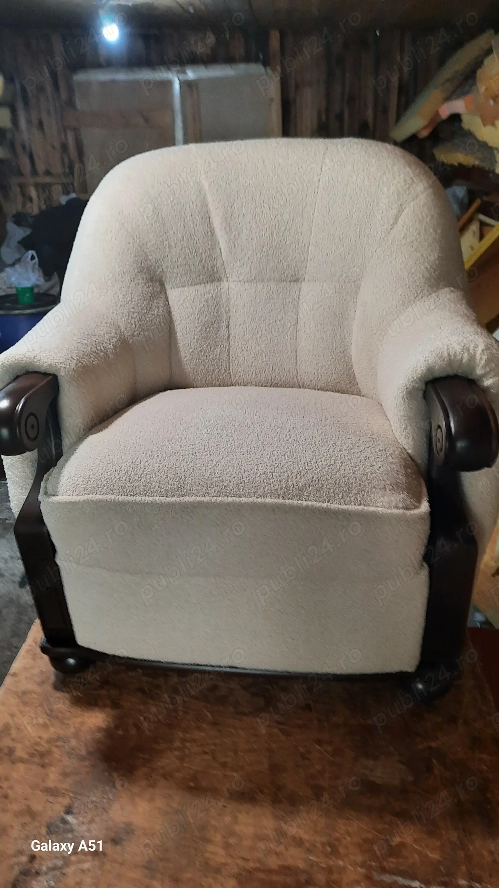 ȚAPIȚER repar tapițez colțare canapele fotolii scaune Timișoara refer torontal 53   