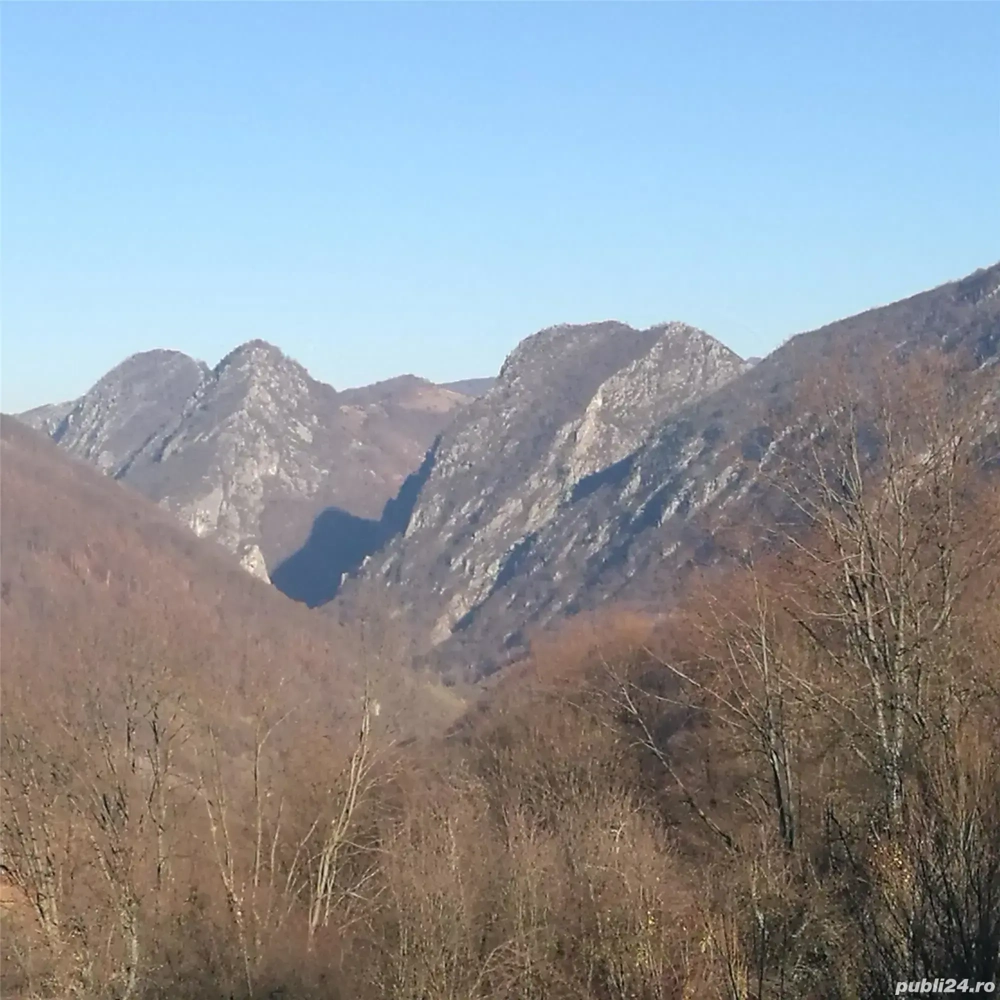 Vând pământ în interiorul parcului DOMOGLED la 20 km de HERCULANE