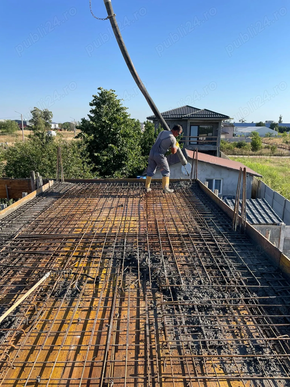 Angajez dulgherii și fierari