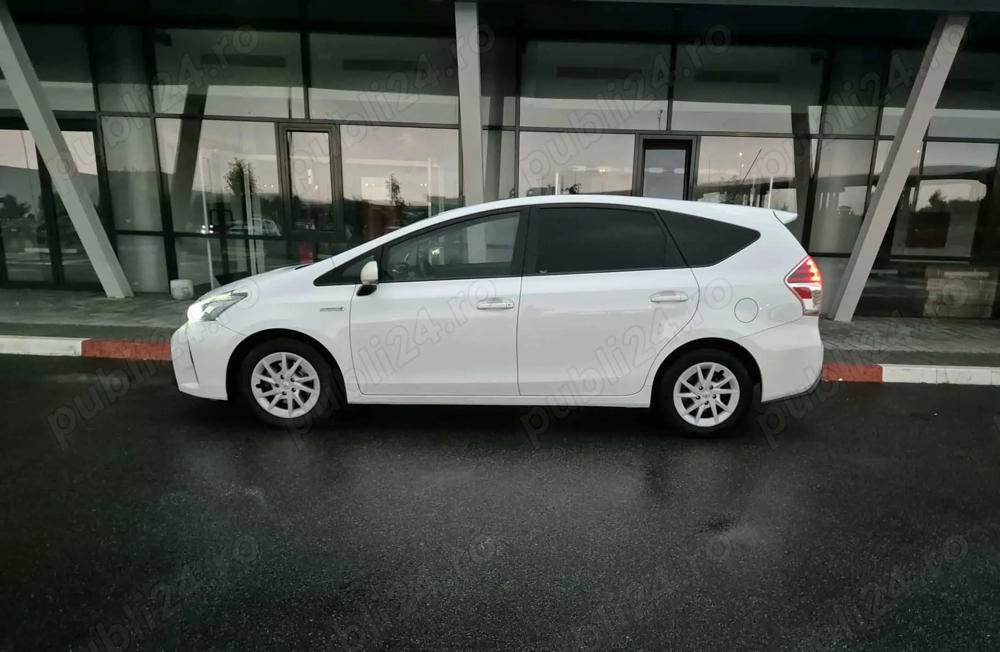 Toyota Prius plus 2019