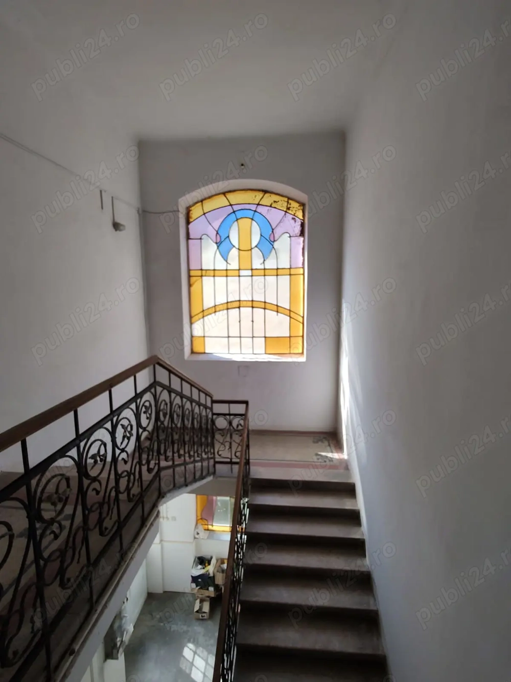 Palat integral , singur în curte, 2883 MP teren, Ultracentral, Oradea.