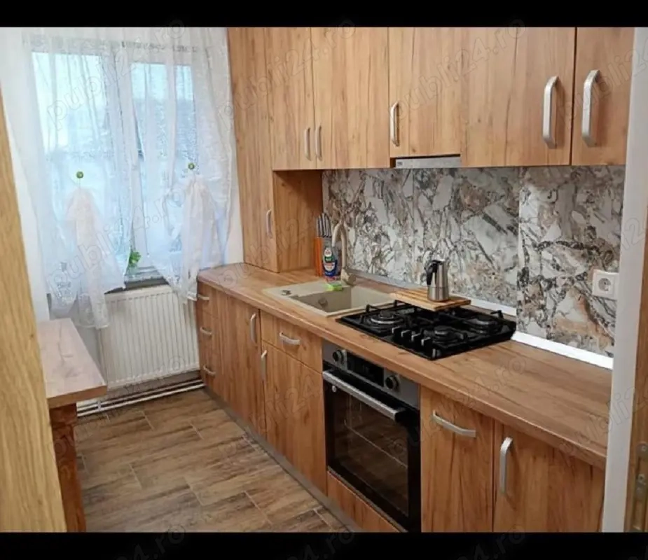 cv 74 Al.Aurora , apartament 3 camere decomandat 