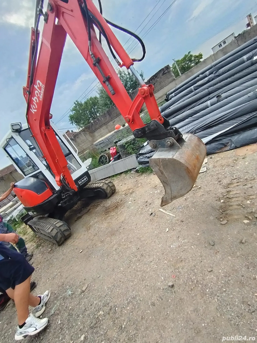 închiriere  miniexcavator la orice lucrare.  închiriere  miniexcavator la orice lucrare.