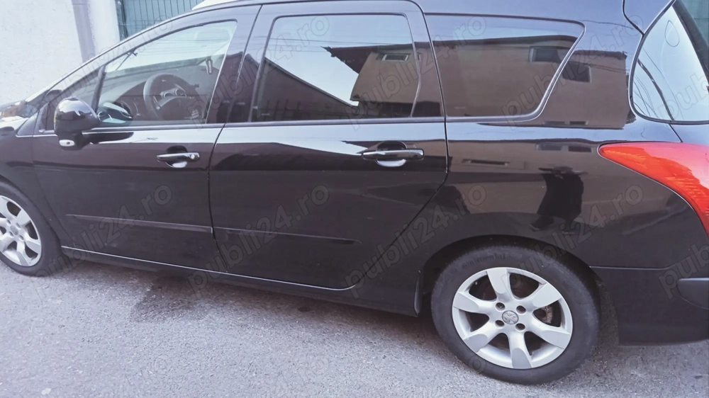 vind PEUGEOT 308 AN 2015 motor diesel 1600 numai 113000 km detin istoric RAR