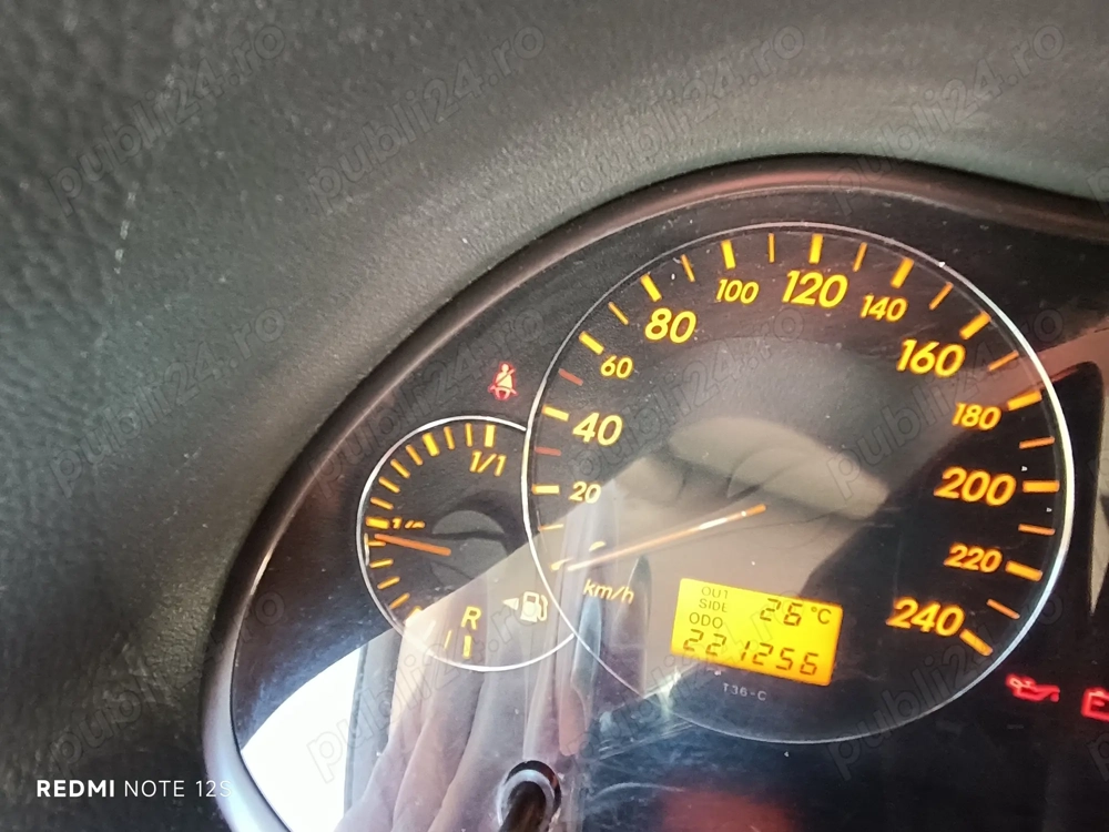 Toyota Avensis 2.0   2005