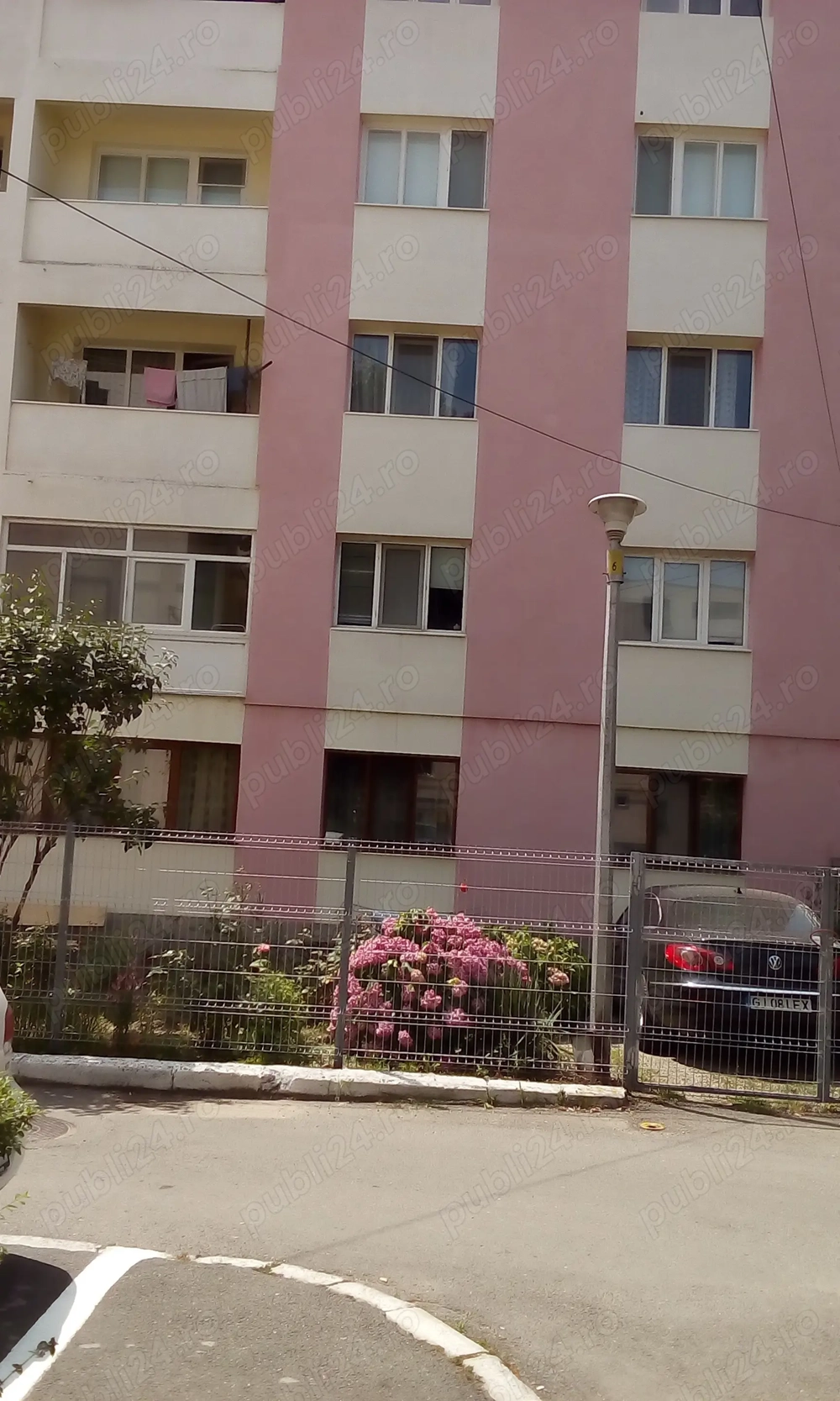 De vanzare apartament 4 camere cu garaj, central,Targu Jiu