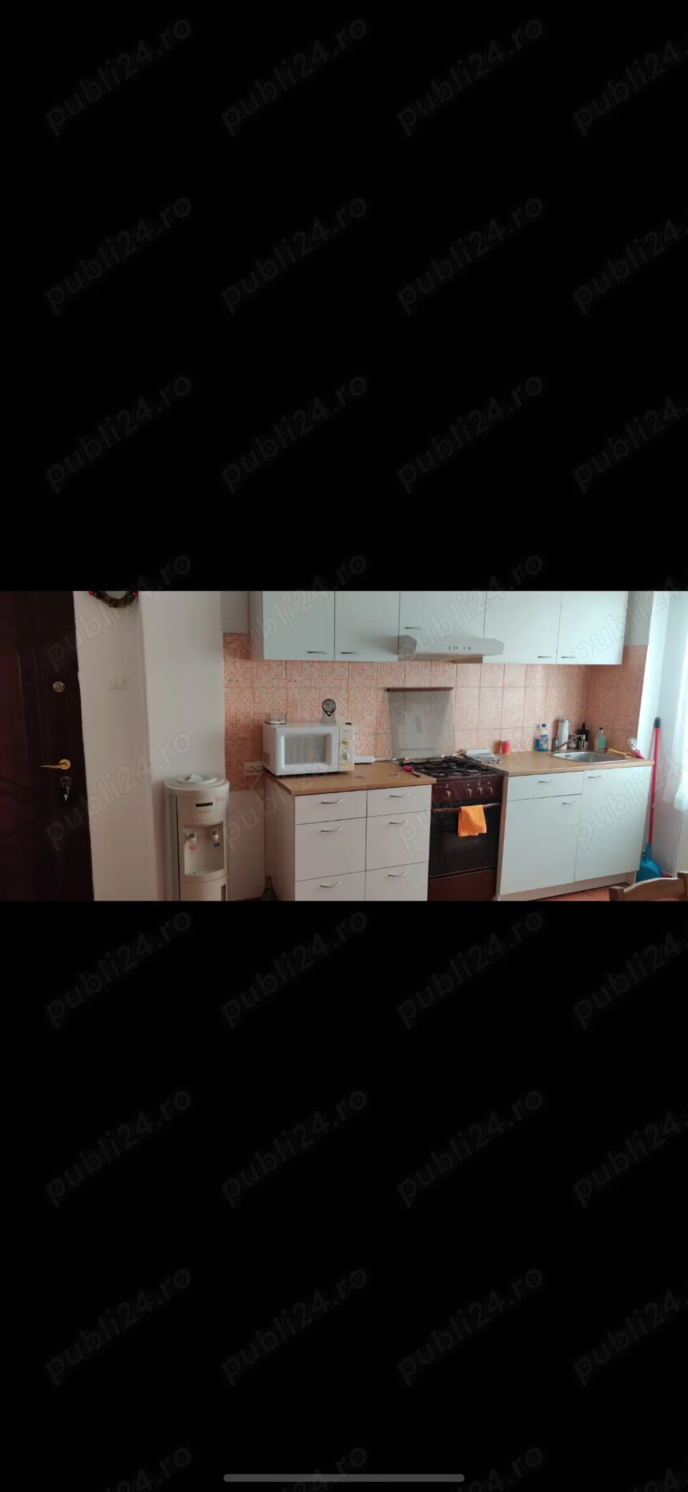 Inchiriez apartament 3 camere.