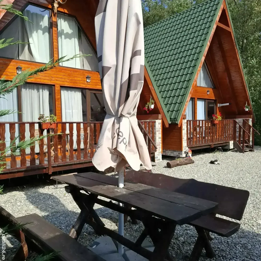 A frame by the river Moieciu