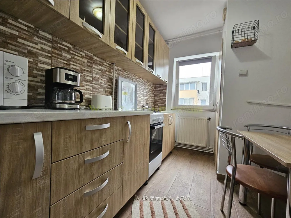 Apartament 2 camere renovat in Tractorul