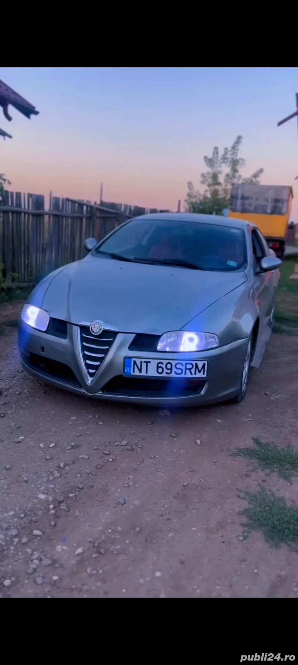 vând alfa romeo gt