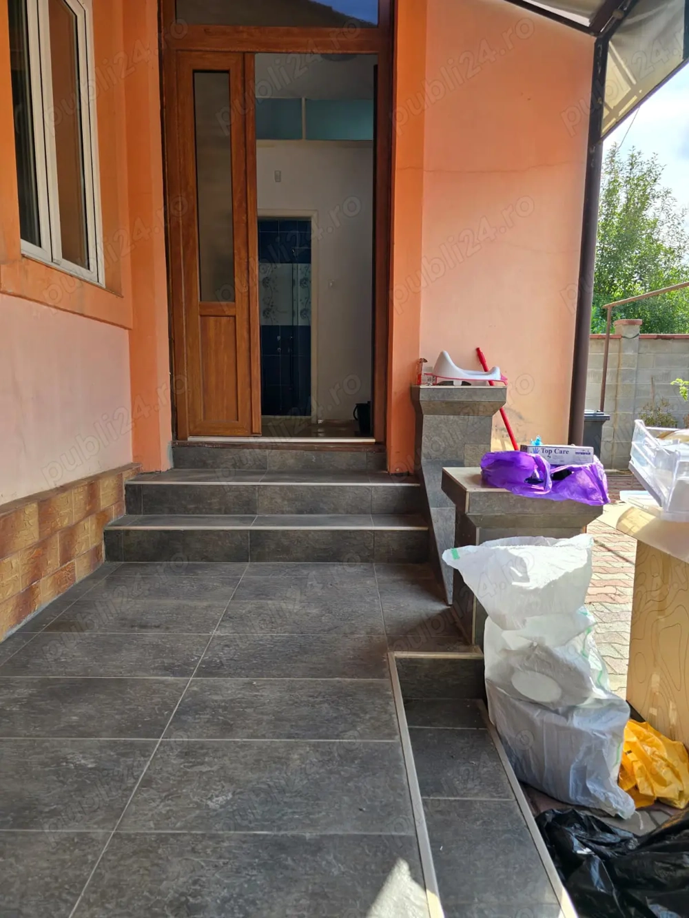 Casa cu curte Blascovici Bogdanesti in fața Casa cu curte Blascovici Bogdanesti in fața