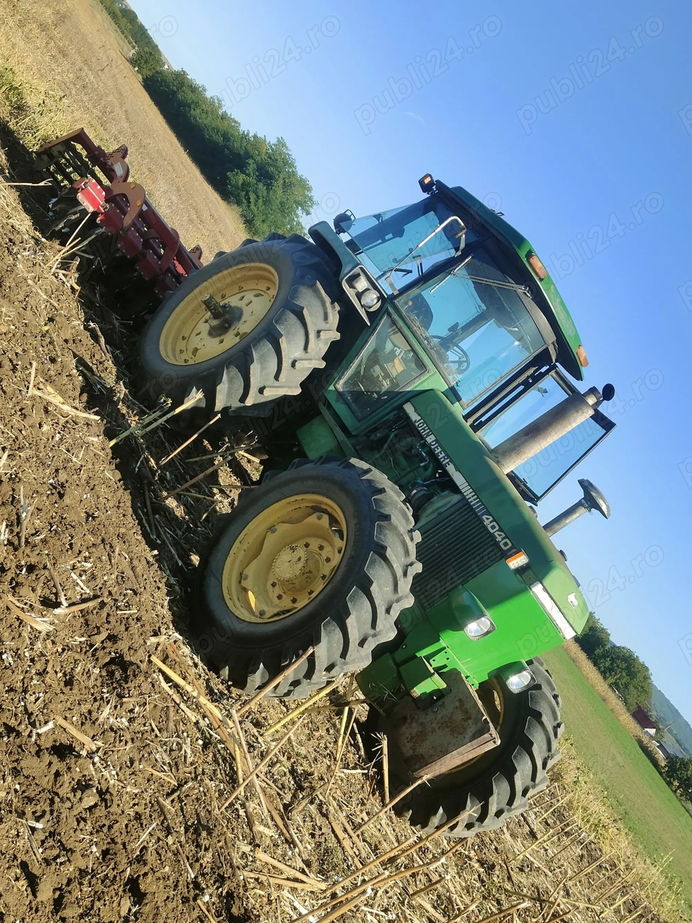 Vând John Deere 4040s 
