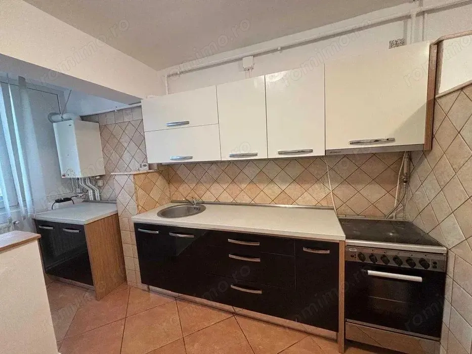 Dambu Pietros - Inchiriere apartament 3 camere - B-dul. 1848 Dambu Pietros - Inchiriere apartament 3 camere - B-dul. 1848