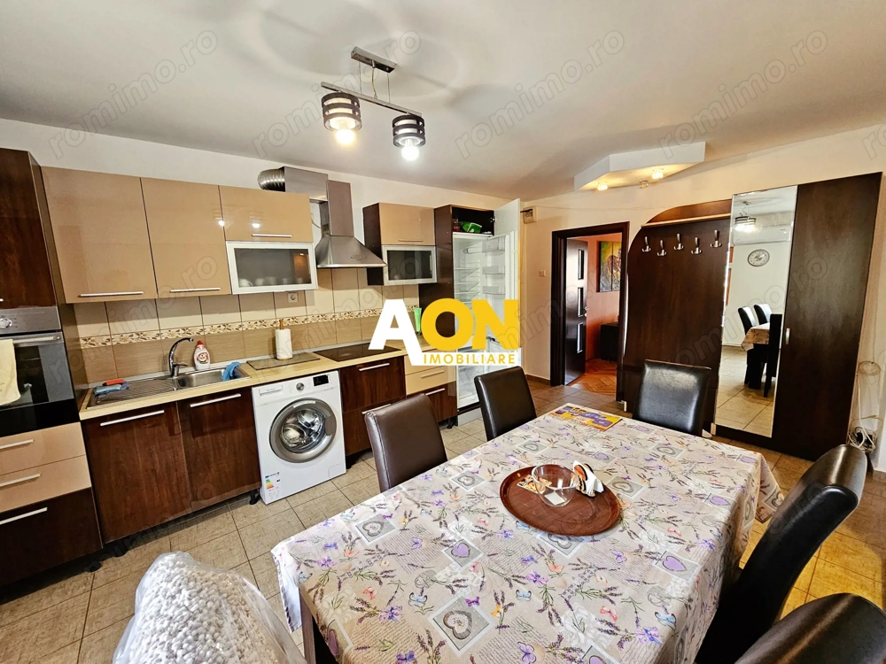 Apartament 3 camere decomandat, etaj 2, ultracentral, zona Primarie