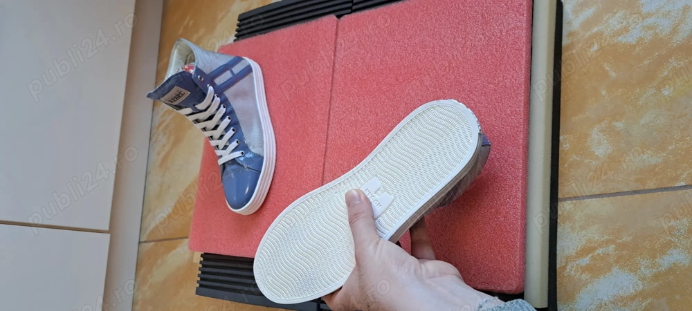 Adidasi femei Hogan 38