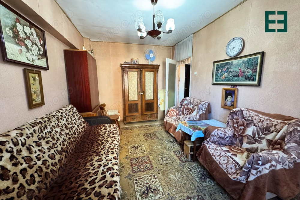 Garsoniera etajul 3 zona Aurel Vlaicu - Arad