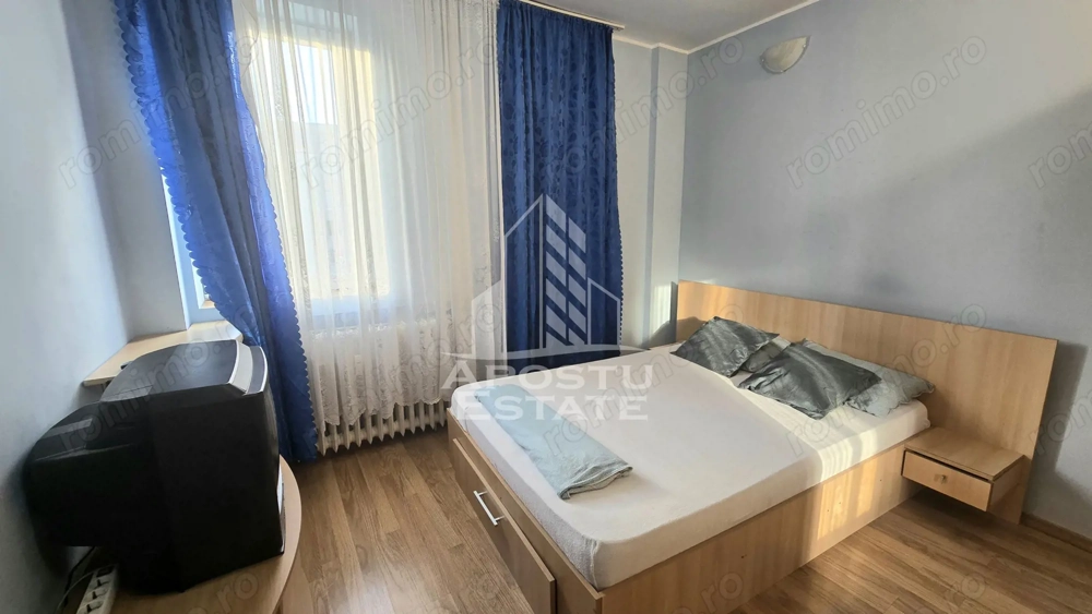 Apartament cu 4 camere si 2 bai, bloc cu lift, zona Circumvalatiunii