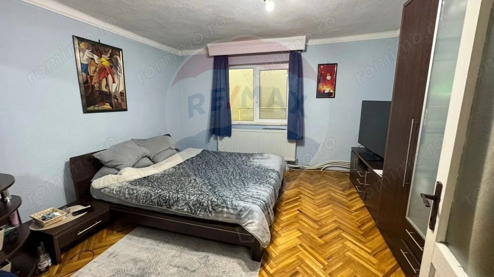Vila de vânzare în Rucăr – 9 camere, grădină generoasă, zonă liniștită
