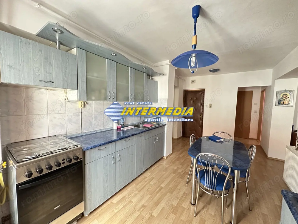 Vanzare Apartament 3 camere Decomandat 2 Bai balcon Mare parcare zona termopane izolat exterior