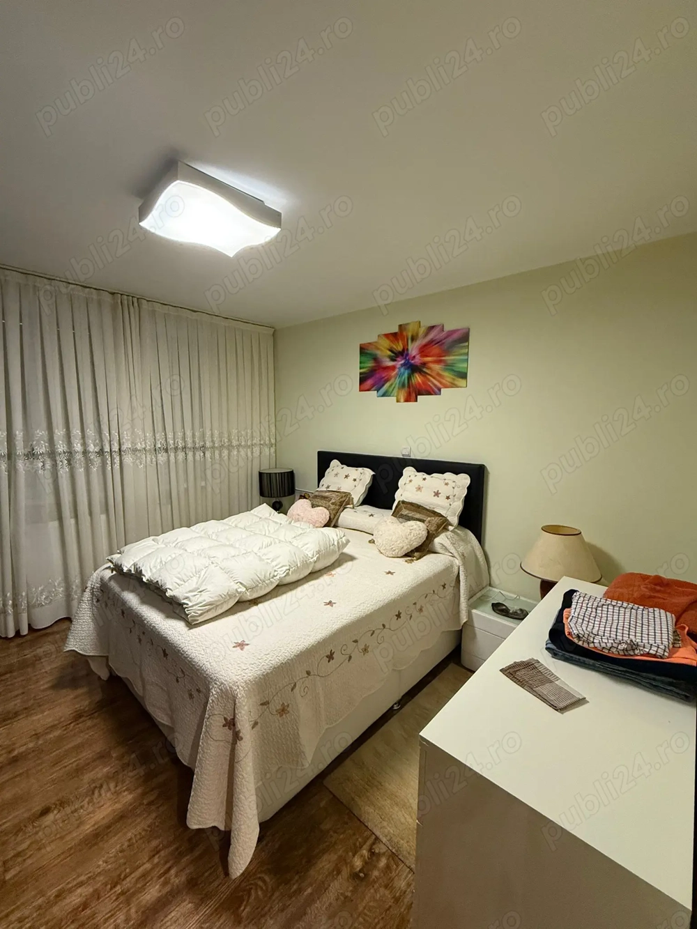 Se vinde apartament.