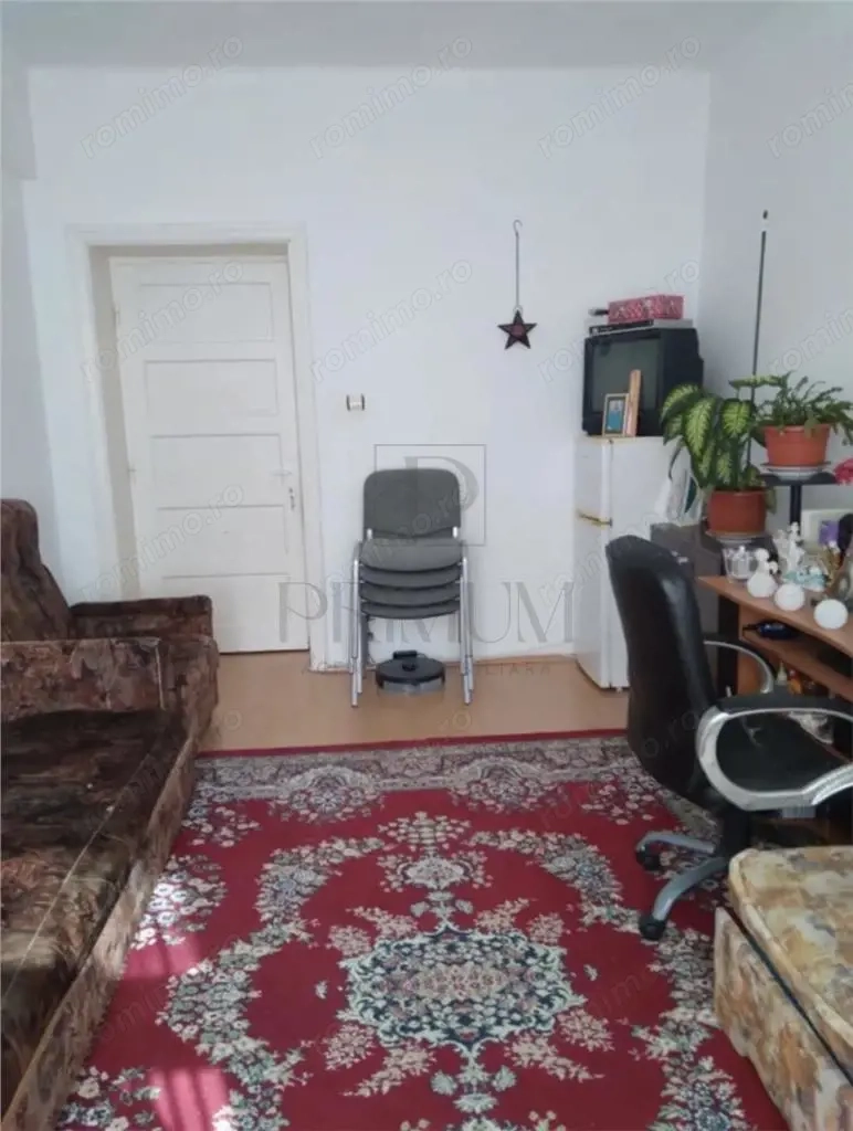 Zona Aeroport - 2 Camere - ETAJ 1 - Decomandat - Centrala proprie Zona Aeroport - 2 Camere - ETAJ 1 - Decomandat - Centrala proprie