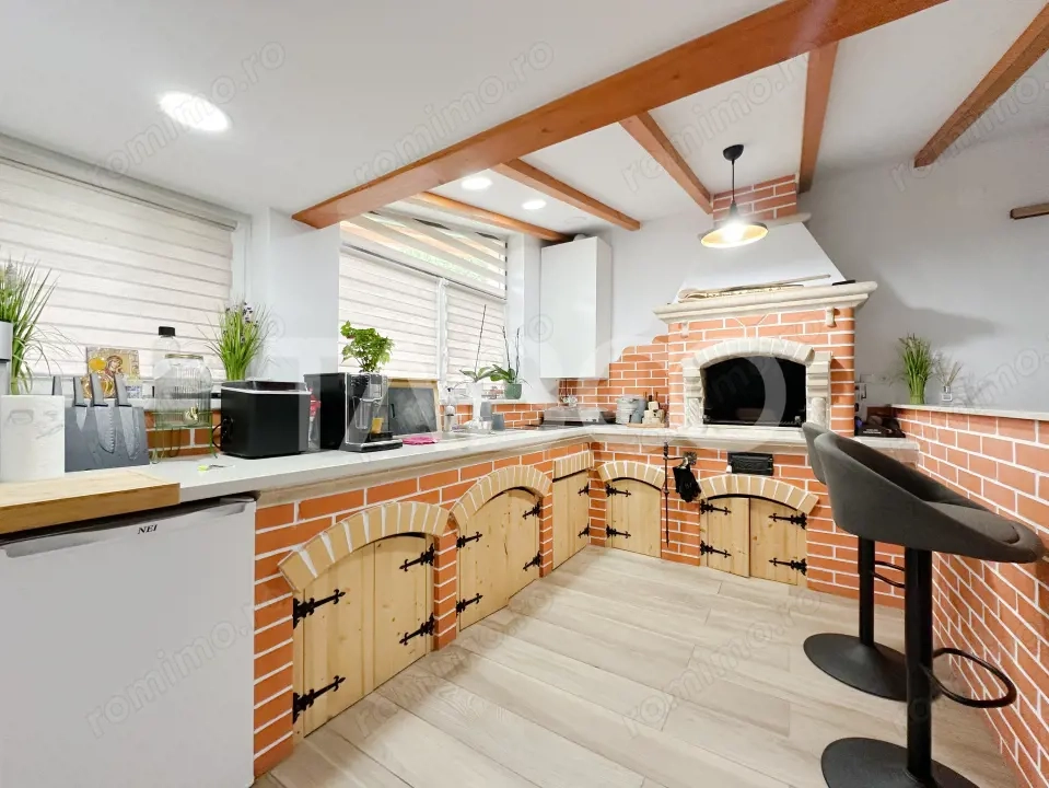 Casa individula generoasa cu 4 apartamente in cartierul Someseni