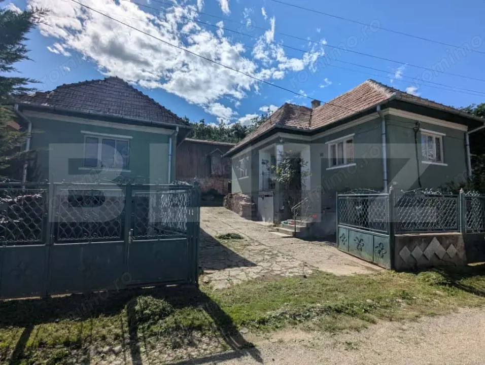 Casă renovabilă cu teren generos de 1268 mp și front de 20 m, Gheorghieni Sat